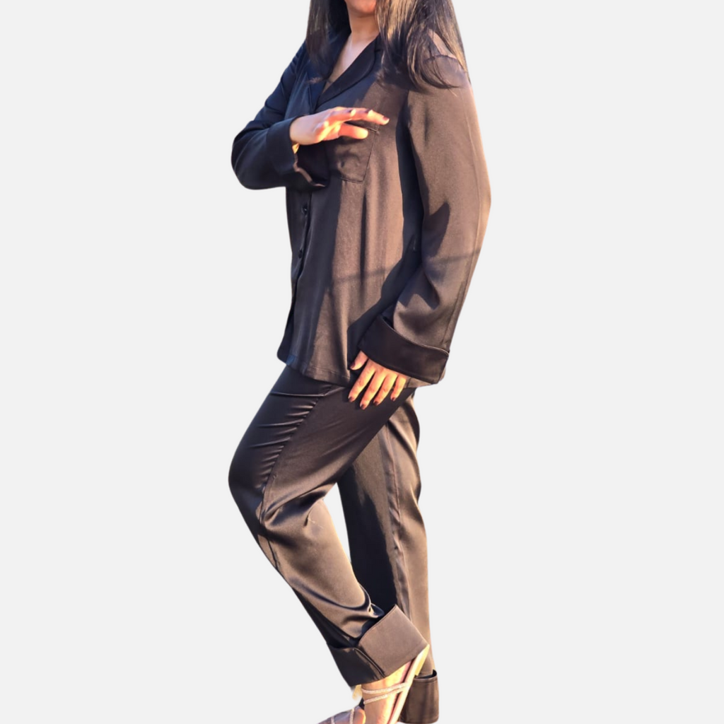 CASAVEVE JAGGER LOOSE BLACK PAJAMAS-SIDE TOP & PANTS MODEL